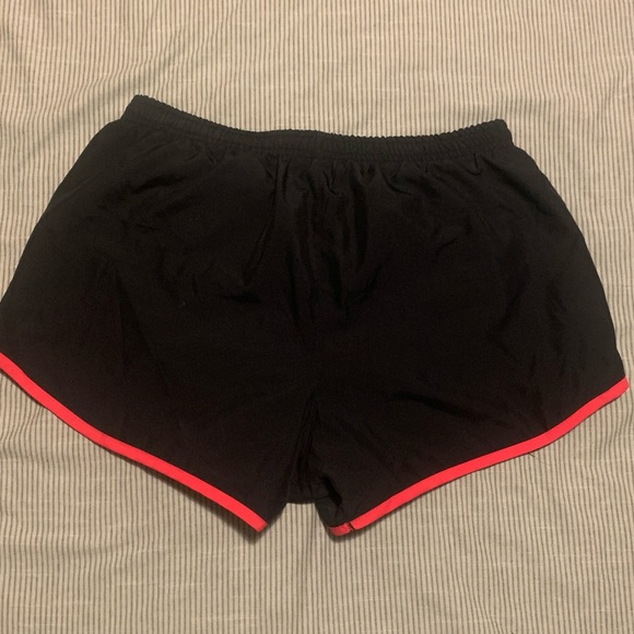 Nike Shorts - Picture 3 of 3